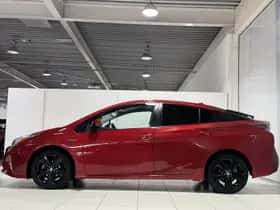 Toyota Prius (2017) thumbnail 10
