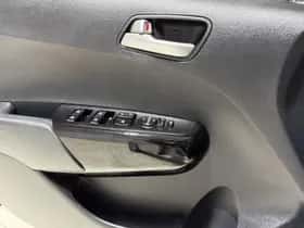 Kia Picanto (2023) thumbnail 14