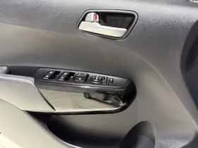Kia Picanto (2023) thumbnail 39