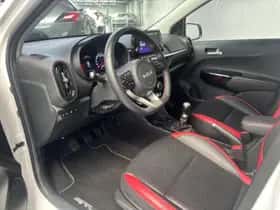 Kia Picanto (2022) thumbnail 3