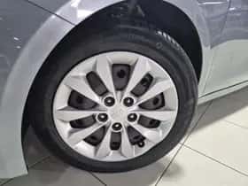 Kia Ceed Sportswagon (2019) thumbnail 2