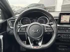 Kia Ceed (2019) thumbnail 12