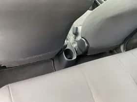 Toyota Yaris (2018) thumbnail 80