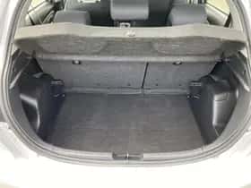 Toyota Yaris (2018) thumbnail 10