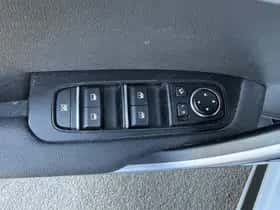 Kia Proceed (2023) thumbnail 48