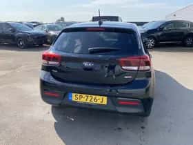 Kia Rio (2018) thumbnail 6