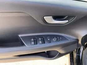 Kia Rio (2018) thumbnail 74