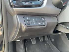 Kia Rio (2018) thumbnail 75
