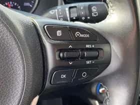 Kia Rio (2018) thumbnail 81