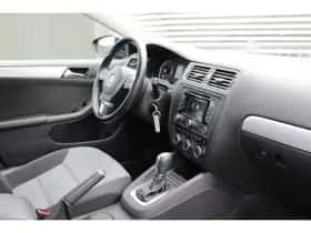Volkswagen Jetta (2013) thumbnail 11