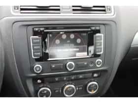 Volkswagen Jetta (2013) thumbnail 21