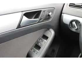 Volkswagen Jetta (2013) thumbnail 29
