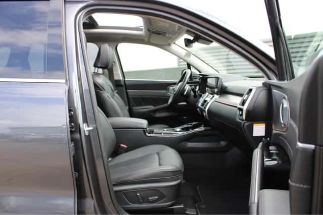 Kia Sorento (2022) thumbnail 16