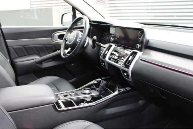 Kia Sorento (2022) thumbnail 17