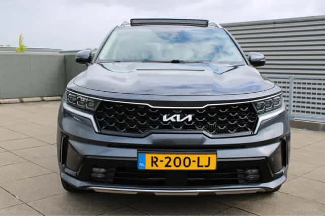 Kia Sorento (2022) thumbnail 3
