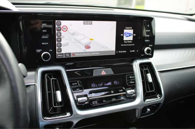 Kia Sorento (2022) thumbnail 25