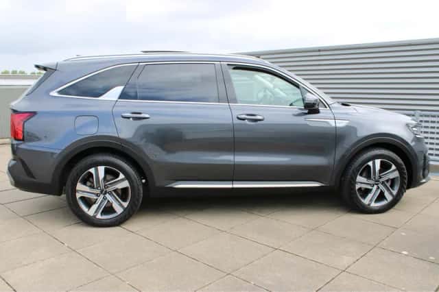 Kia Sorento (2022) thumbnail 8