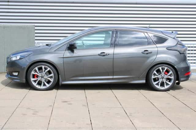Ford Focus (2017) thumbnail 2