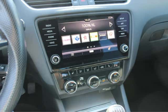 Škoda Octavia (2018) thumbnail 19