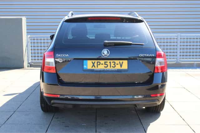 Škoda Octavia (2018) thumbnail 6
