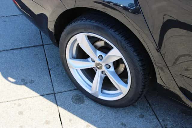 Škoda Octavia (2018) thumbnail 9