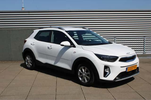 Kia Stonic (2023) thumbnail 8