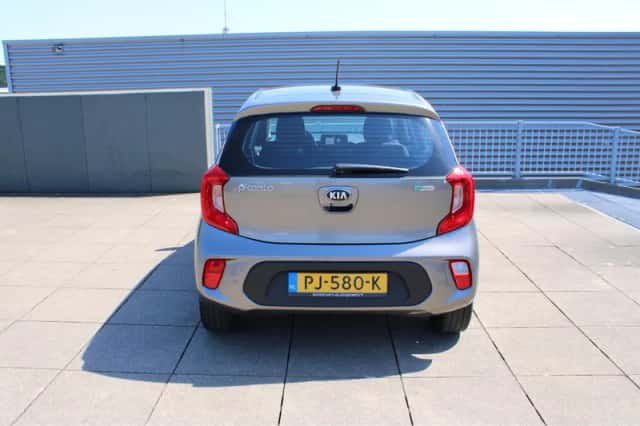 Kia Picanto (2017) thumbnail 5