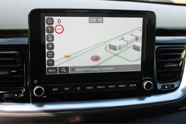 Kia Stonic (2021) thumbnail 22