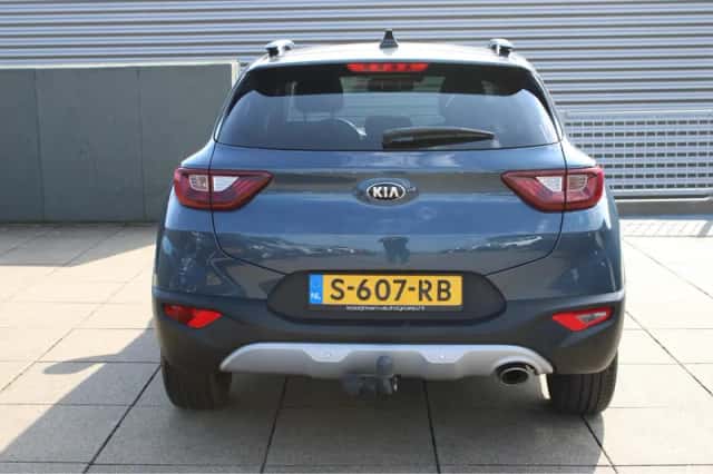 Kia Stonic (2021) thumbnail 5