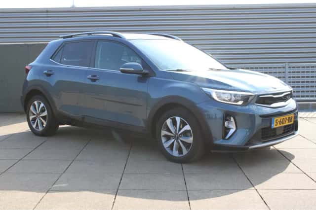 Kia Stonic (2021) thumbnail 8