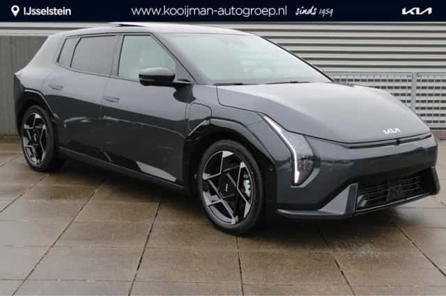 Kia EV4 (2026) thumbnail 1