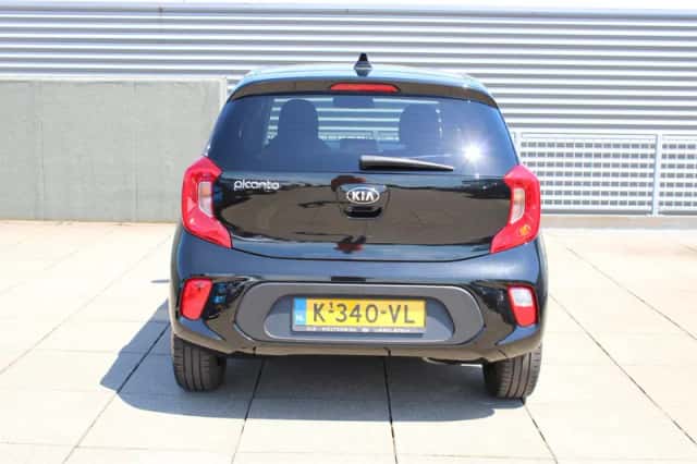 Kia Picanto (2021) thumbnail 4