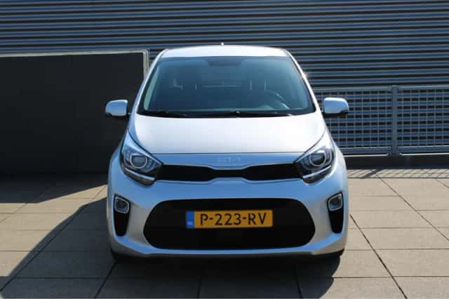 Kia Picanto (2022) thumbnail 3