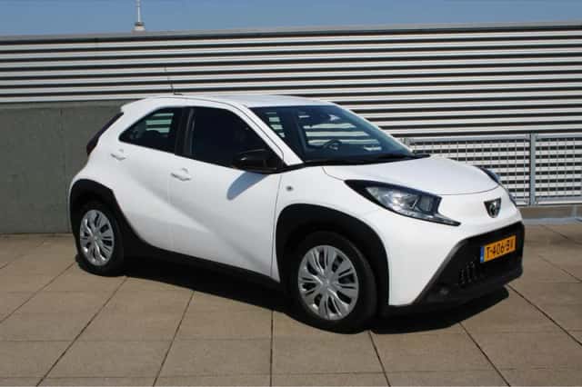 Toyota Aygo (2023) thumbnail 2