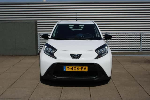 Toyota Aygo (2023) thumbnail 3