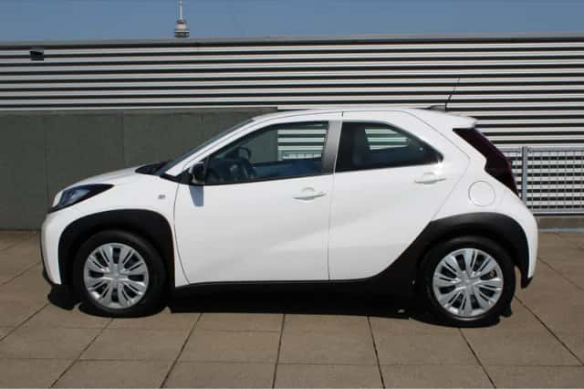 Toyota Aygo (2023) thumbnail 4