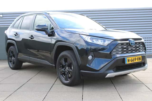 Toyota RAV4 (2022) thumbnail 2