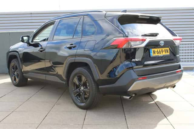 Toyota RAV4 (2022) thumbnail 5