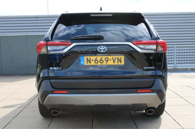 Toyota RAV4 (2022) thumbnail 6