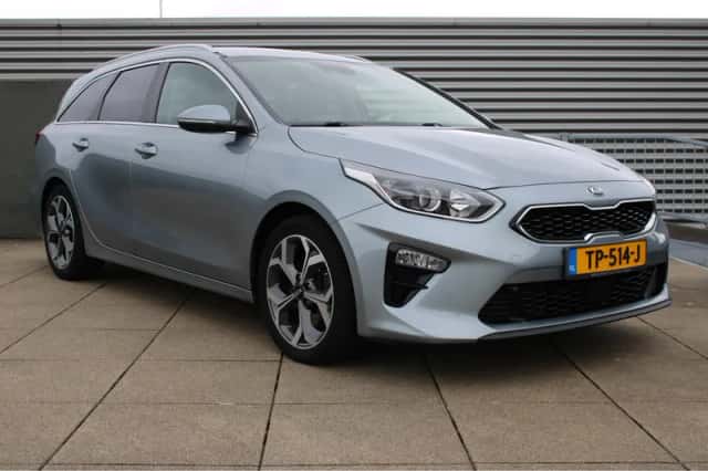 Kia Ceed Sportswagon (2018) thumbnail 2