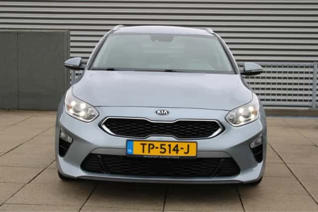 Kia Ceed Sportswagon (2018) thumbnail 3