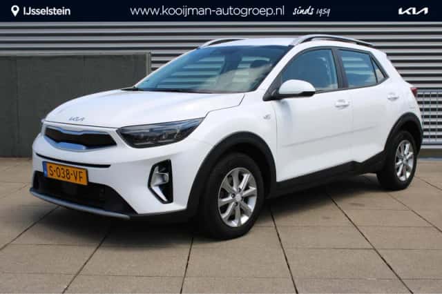Kia Stonic (2023) thumbnail 1