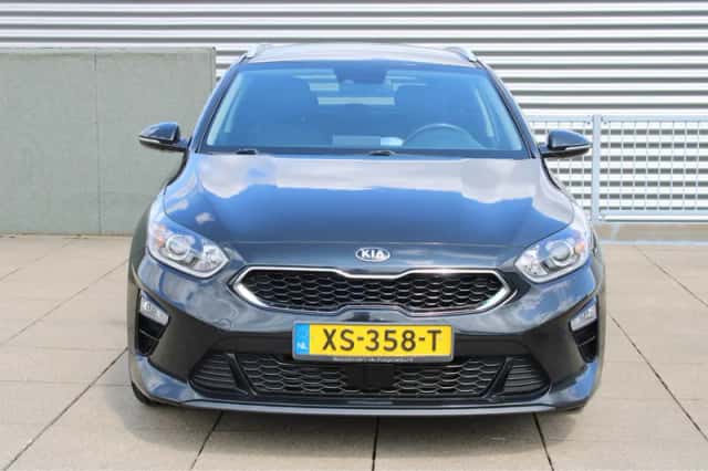 Kia Ceed Sportswagon (2019) thumbnail 3