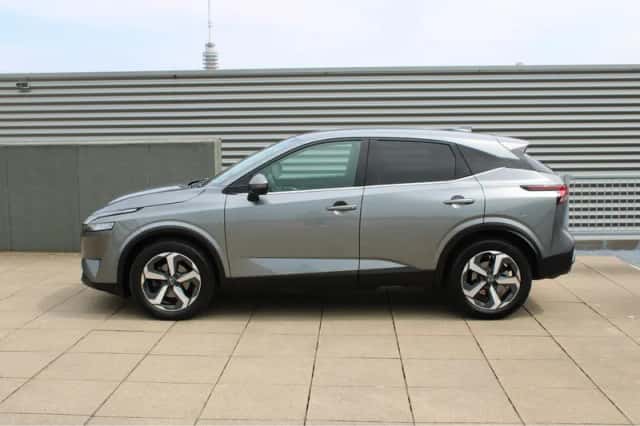 Nissan Qashqai (2023) thumbnail 4