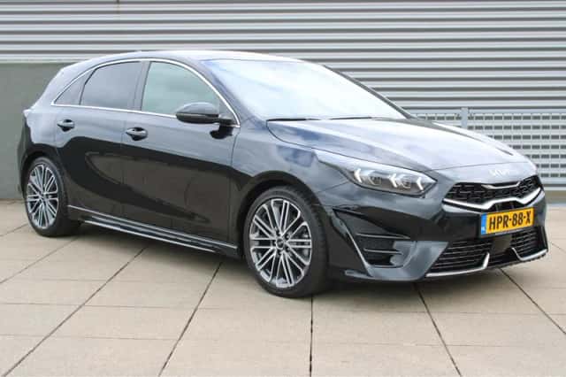 Kia Ceed (2025) thumbnail 2