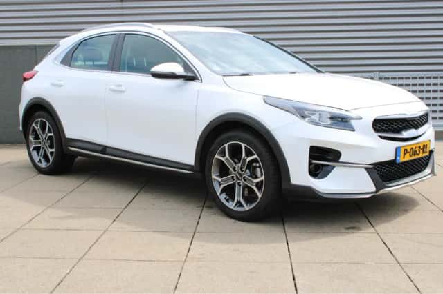 Kia XCeed (2022) thumbnail 2