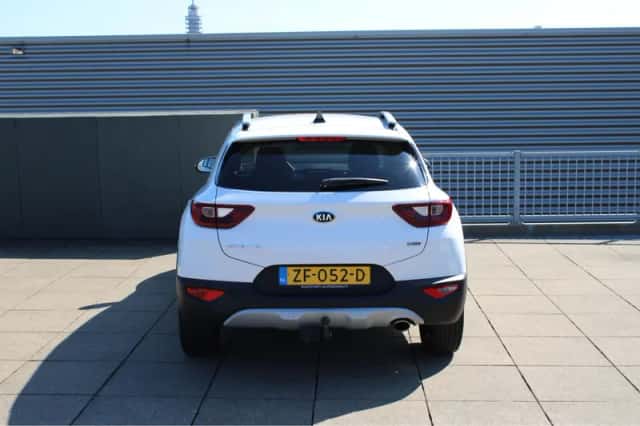 Kia Stonic (2019) thumbnail 6