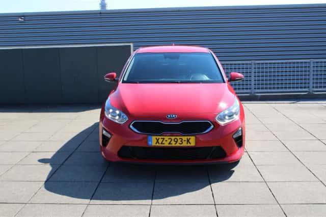 Kia Ceed (2019) thumbnail 3