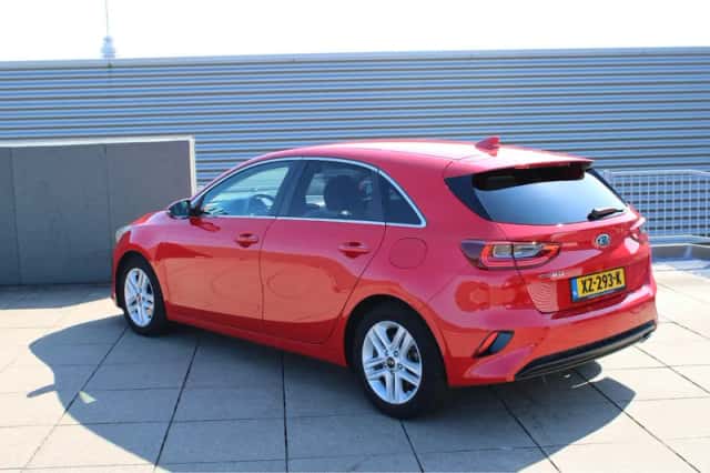 Kia Ceed (2019) thumbnail 5