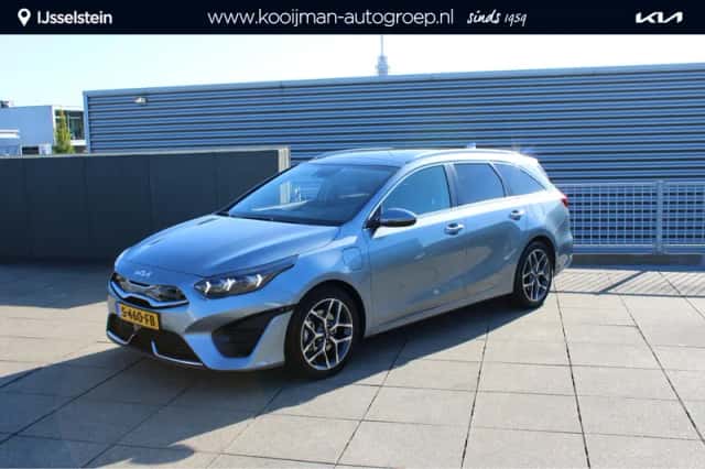 Kia Ceed Sportswagon (2023) thumbnail 1